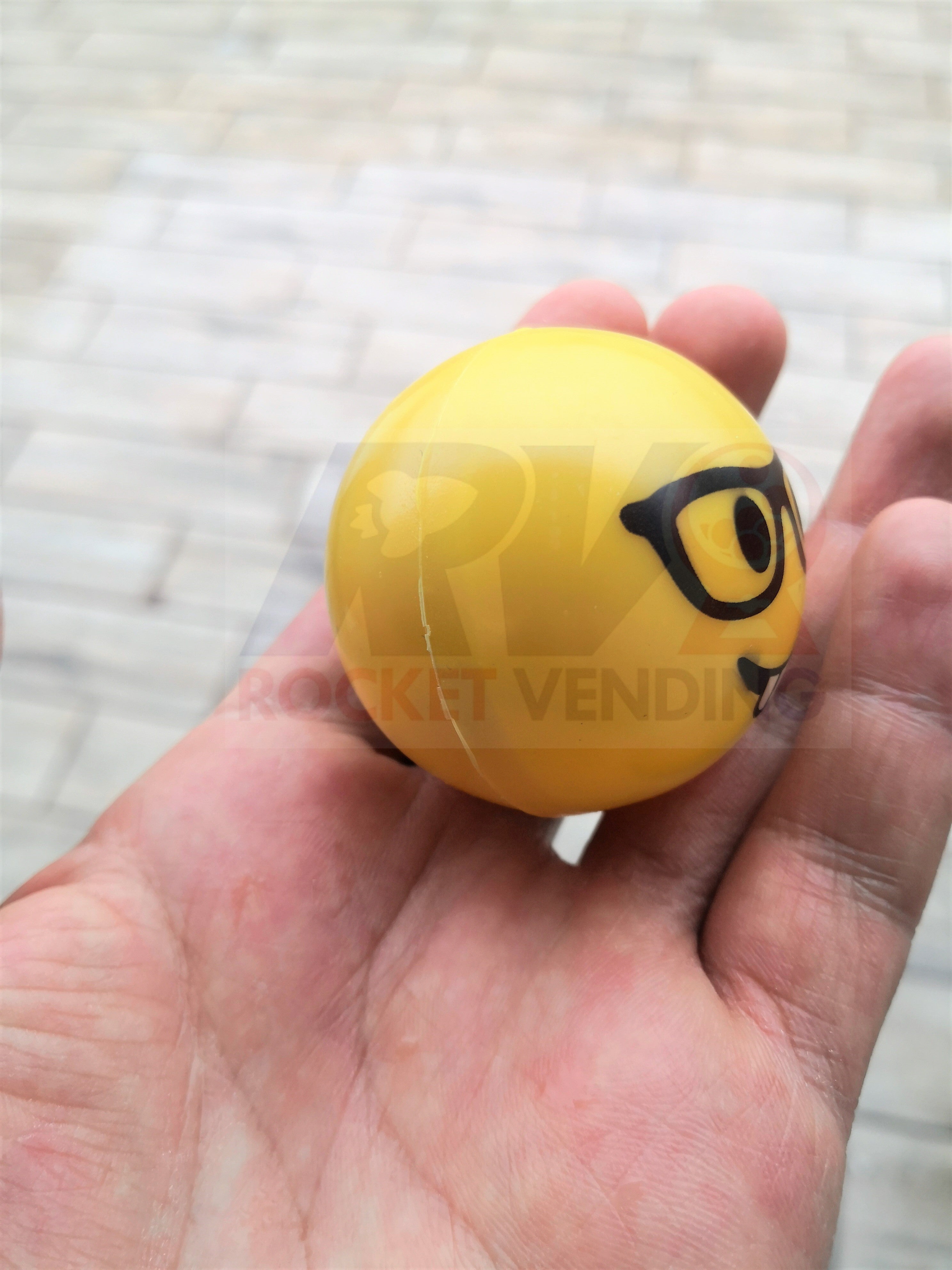 Pelota Emoji En 49 Mm 2 Pulgadas 50 Pzas Hueca Rebota 2p - Rocket Vending Todo en Chicleras