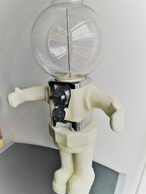 Chiclera Astronauta Brilla en la Oscuridad - Rocket Vending Todo en Chicleras