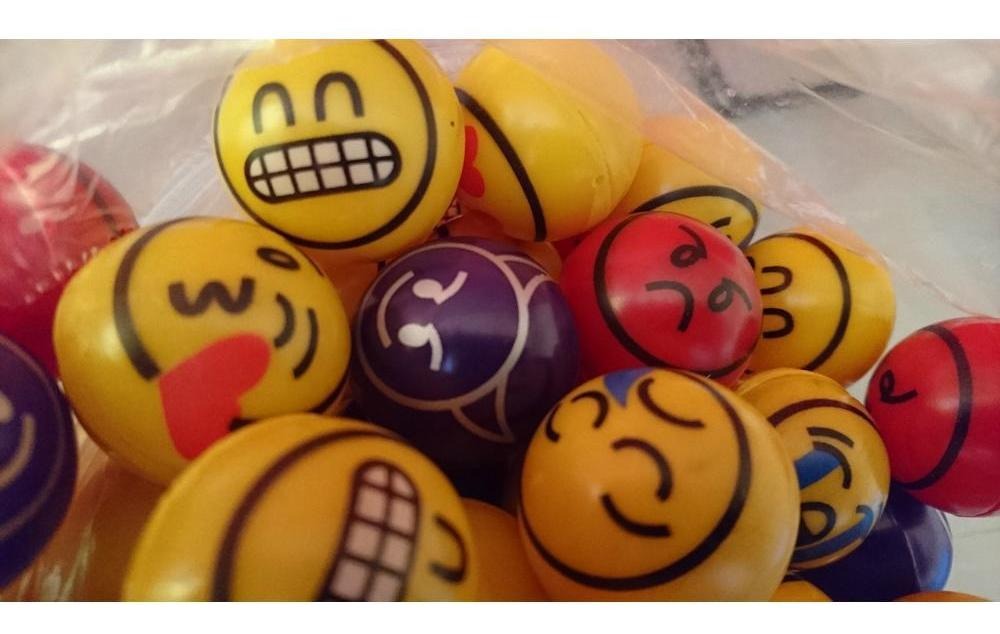 Pelota Hueca Emojis Whats Bolsa Con 1000 Pzas 1 Pulgada 1p - Rocket Vending Todo en Chicleras