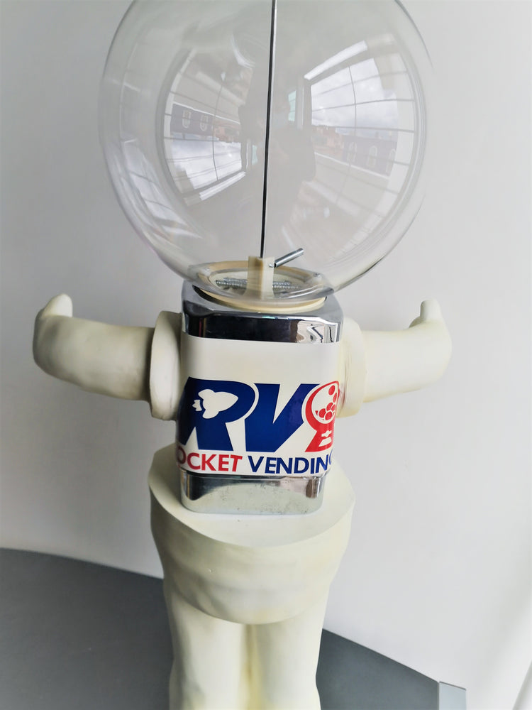 Chiclera Astronauta Brilla en la Oscuridad - Rocket Vending Todo en Chicleras